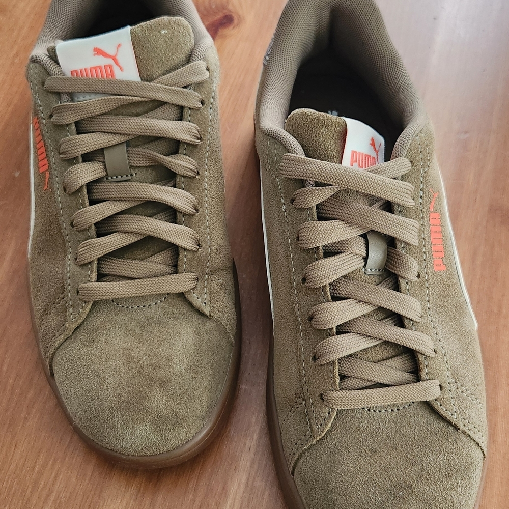Puma Men's Tan Suede Sneakers